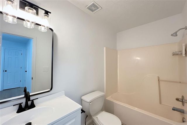 565 Paris Drive, Lawrenceville, GA 30043