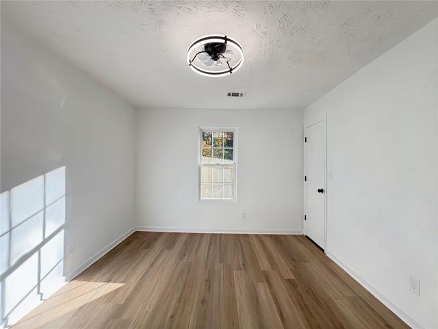 565 Paris Drive, Lawrenceville, GA 30043