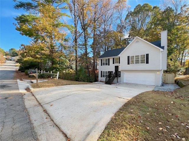 565 Paris Drive, Lawrenceville, GA 30043