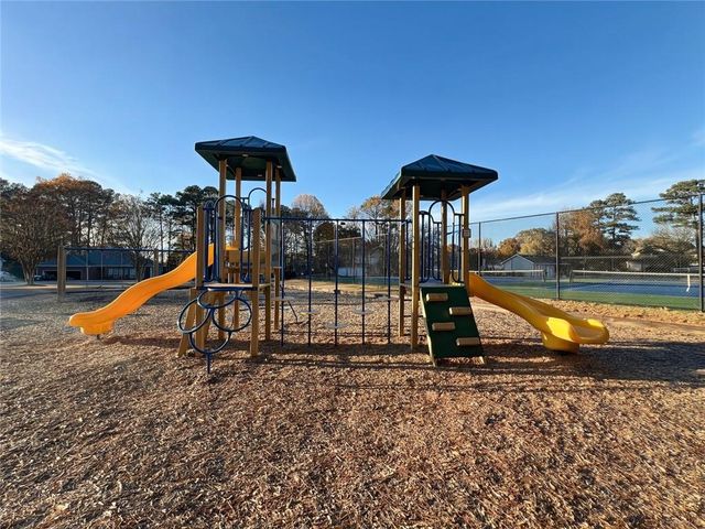 565 Paris Drive, Lawrenceville, GA 30043