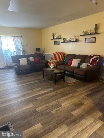 1034 ROSEMONT TER, Pennsburg, PA 18073