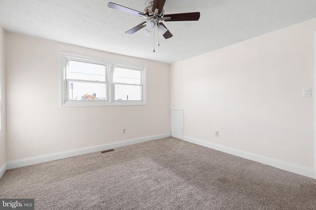 523 BALSAM TER, Wilmington, DE 19804