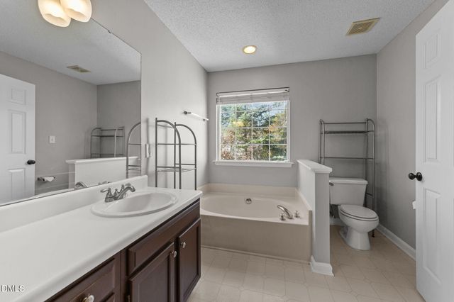 717 Starkland Way, Holly Springs, NC 27540