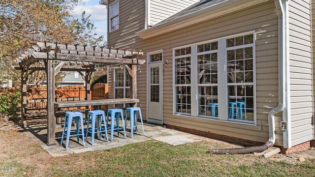 717 Starkland Way, Holly Springs, NC 27540