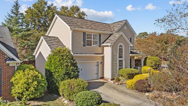 717 Starkland Way, Holly Springs, NC 27540