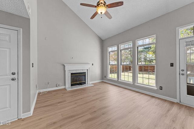 717 Starkland Way, Holly Springs, NC 27540