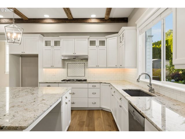 15373 Sw SUNSET Blvd, Sherwood, OR 97140