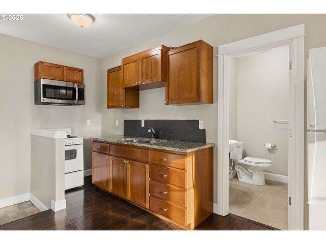15373 Sw SUNSET Blvd, Sherwood, OR 97140