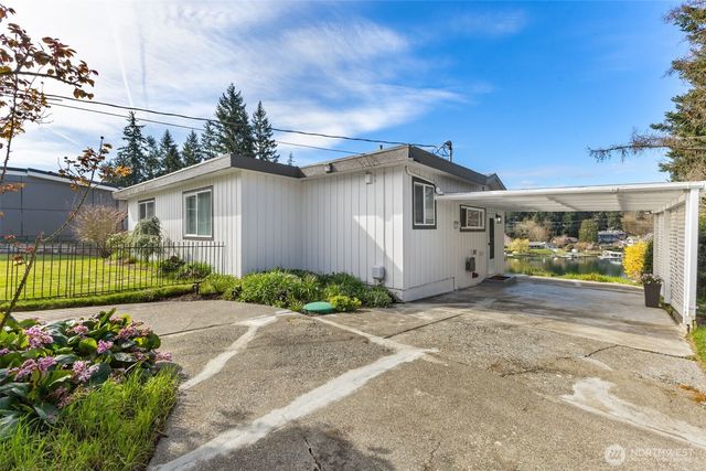 3118 Deer Island Drive E, Lake Tapps, WA 98391