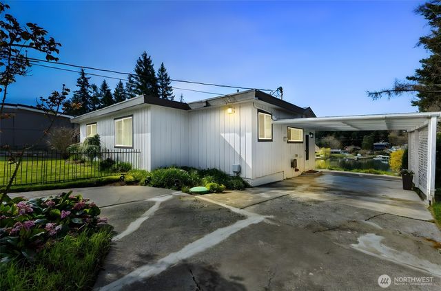 3118 Deer Island Drive E, Lake Tapps, WA 98391
