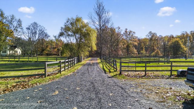 99 Dusinberre Road, Gardiner, NY 12525
