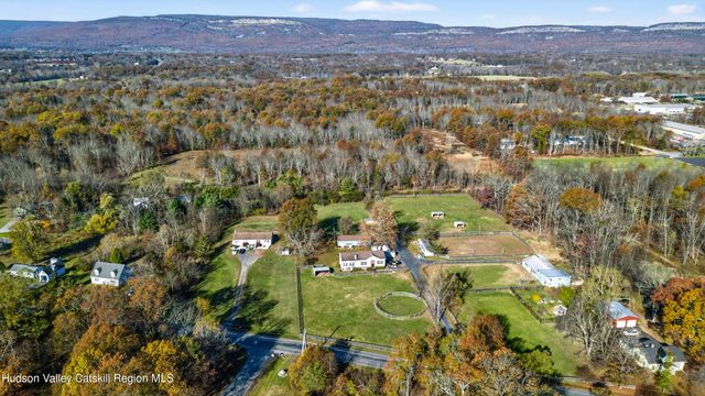 99 Dusinberre Road, Gardiner, NY 12525