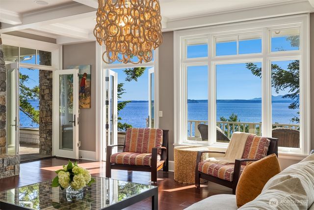 5608 Tara Drive, Freeland, WA 98249