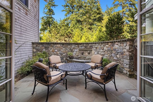 5608 Tara Drive, Freeland, WA 98249