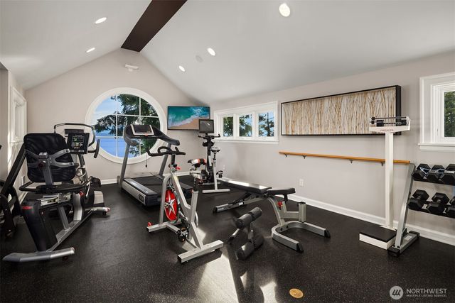 5608 Tara Drive, Freeland, WA 98249