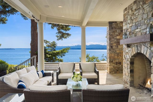 5608 Tara Drive, Freeland, WA 98249