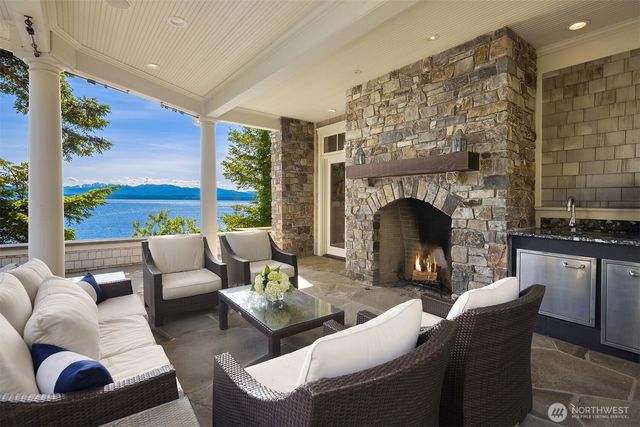 5608 Tara Drive, Freeland, WA 98249