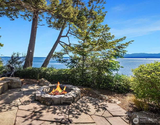 5608 Tara Drive, Freeland, WA 98249