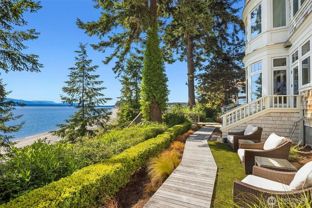 5608 Tara Drive, Freeland, WA 98249