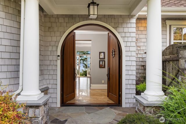 5608 Tara Drive, Freeland, WA 98249