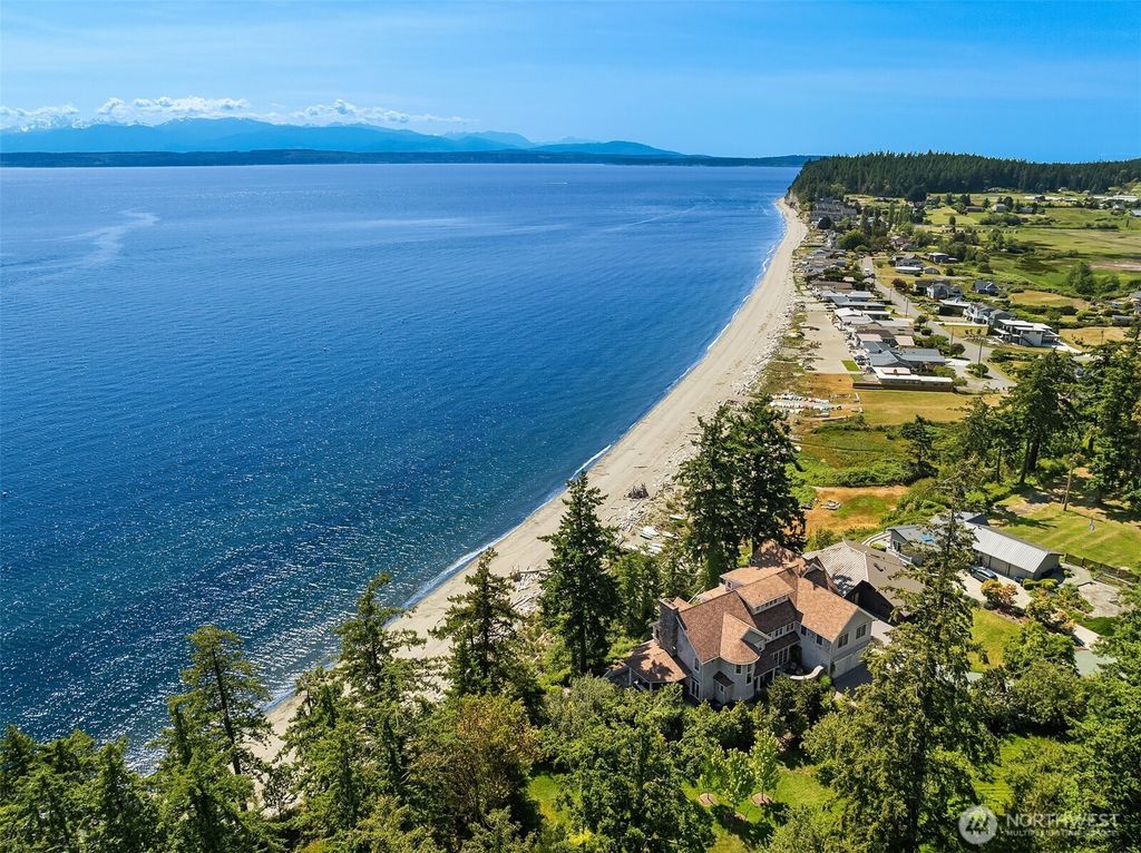 5608 Tara Drive, Freeland, WA 98249