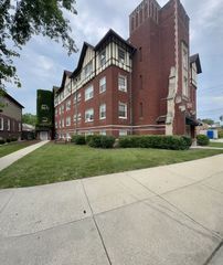 3302 Kenilworth Avenue 305, Berwyn, IL 60402