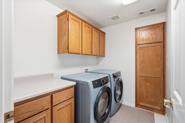 96 Mountain View Drive, Phoenix, OR 97535