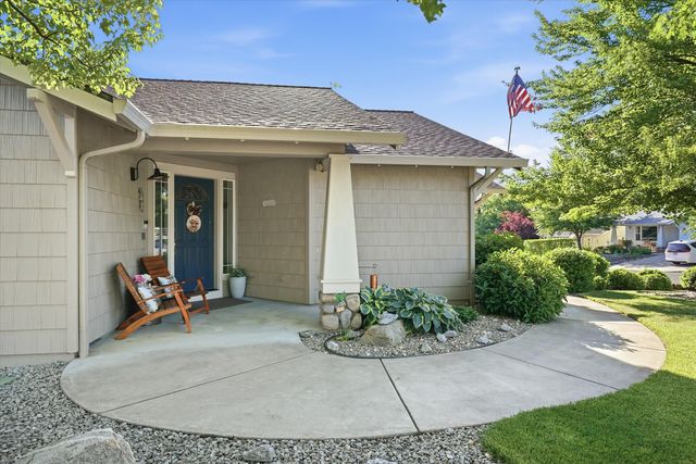96 Mountain View Drive, Phoenix, OR 97535