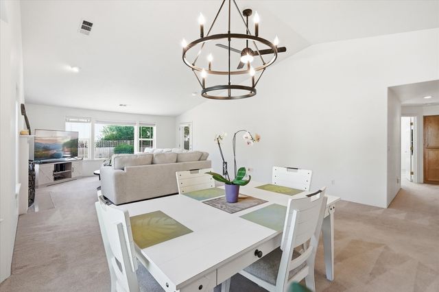 96 Mountain View Drive, Phoenix, OR 97535