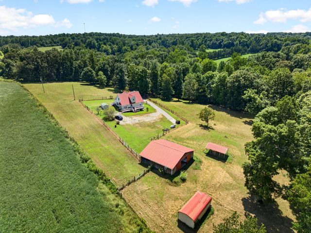 326 Sherman Rd, Charlotte, TN 37036