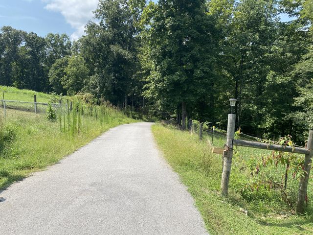 326 Sherman Rd, Charlotte, TN 37036