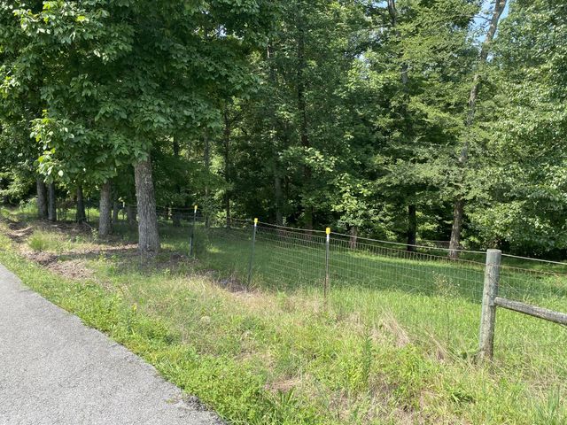 326 Sherman Rd, Charlotte, TN 37036