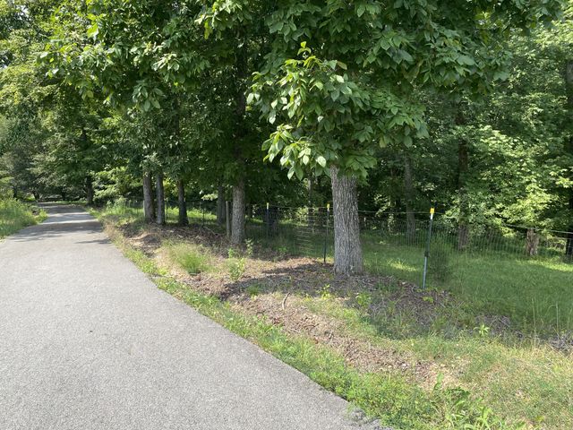 326 Sherman Rd, Charlotte, TN 37036