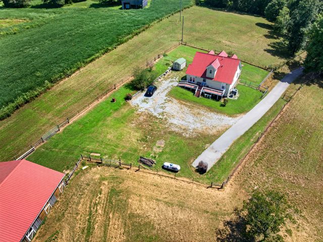 326 Sherman Rd, Charlotte, TN 37036