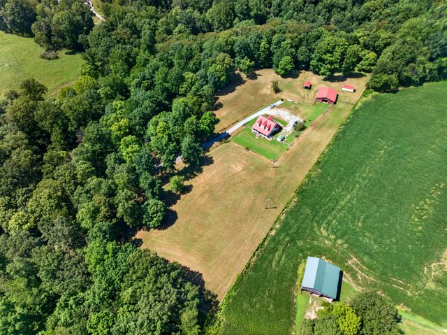 326 Sherman Rd, Charlotte, TN 37036