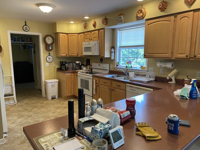 326 Sherman Rd, Charlotte, TN 37036