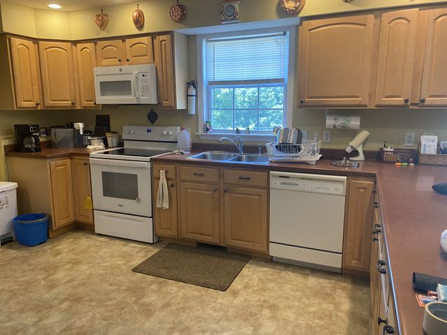 326 Sherman Rd, Charlotte, TN 37036