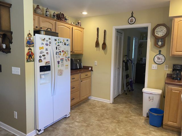 326 Sherman Rd, Charlotte, TN 37036