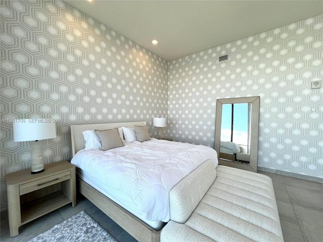 3581 E Glencoe St 601, Miami, FL 33133