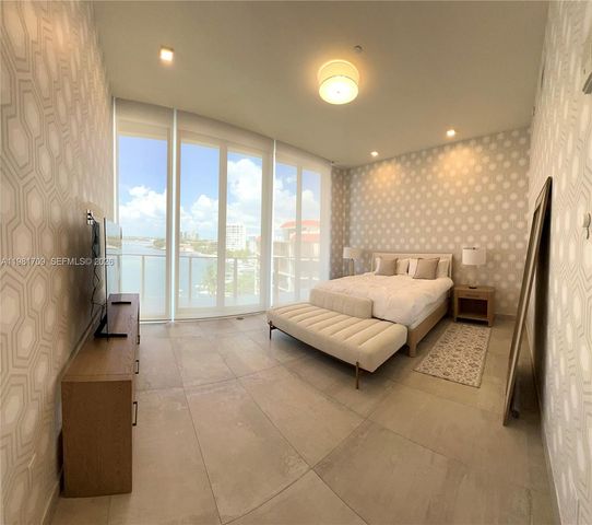 3581 E Glencoe St 601, Miami, FL 33133