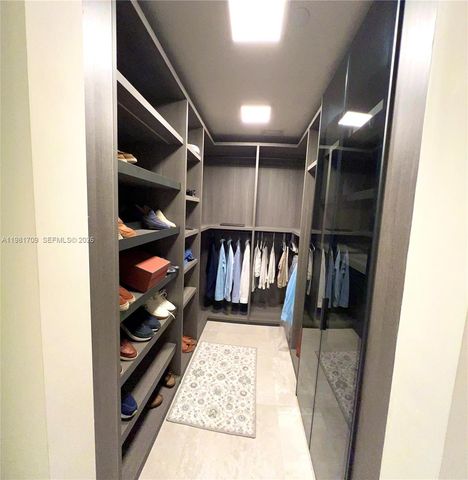 3581 E Glencoe St 601, Miami, FL 33133