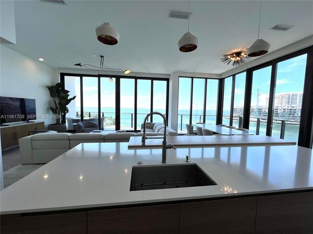 3581 E Glencoe St 601, Miami, FL 33133