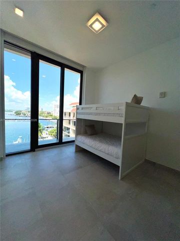 3581 E Glencoe St 601, Miami, FL 33133