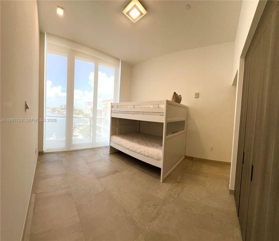 3581 E Glencoe St 601, Miami, FL 33133