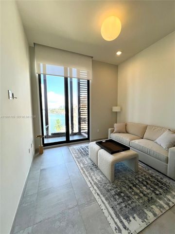 3581 E Glencoe St 601, Miami, FL 33133