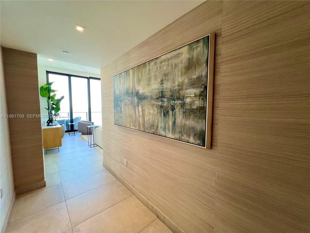 3581 E Glencoe St 601, Miami, FL 33133