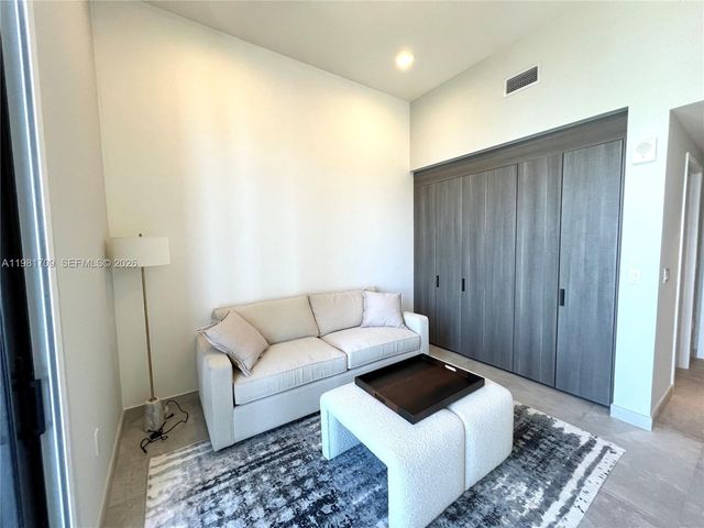 3581 E Glencoe St 601, Miami, FL 33133