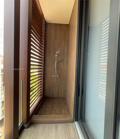 3581 E Glencoe St 601, Miami, FL 33133