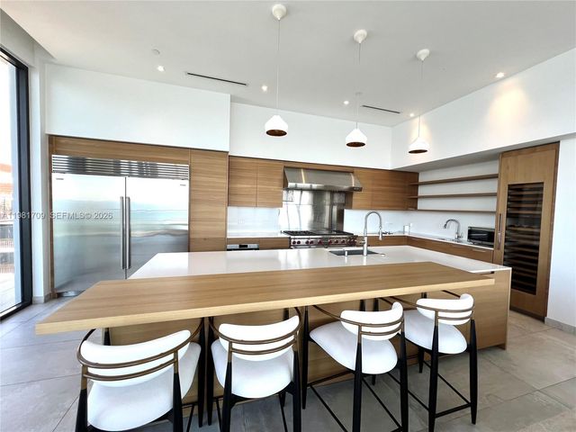 3581 E Glencoe St 601, Miami, FL 33133