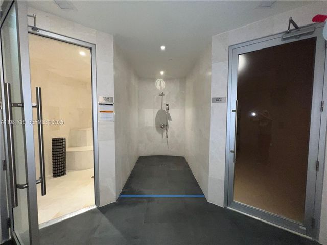 3581 E Glencoe St 601, Miami, FL 33133